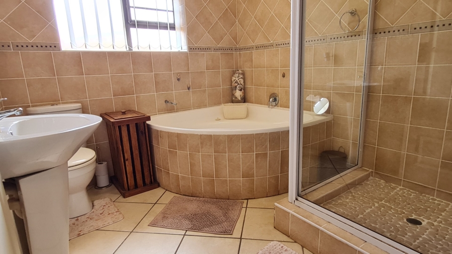 3 Bedroom Property for Sale in Dana Bay Western Cape